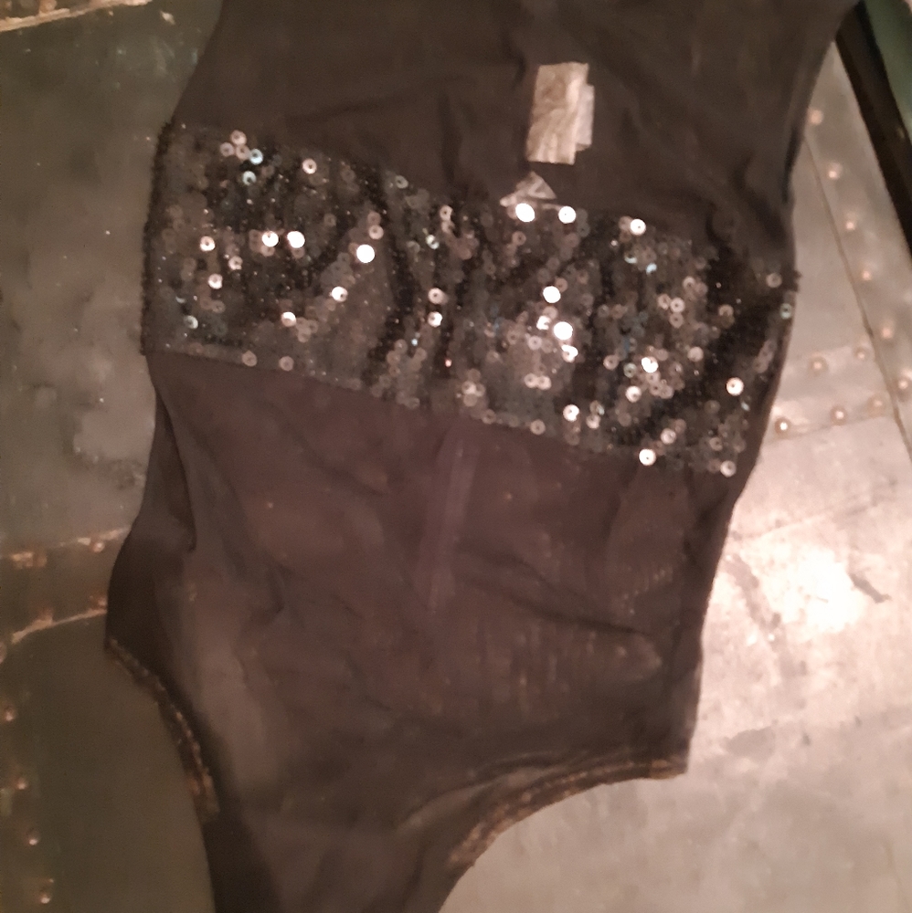 Cache sequence body suit
